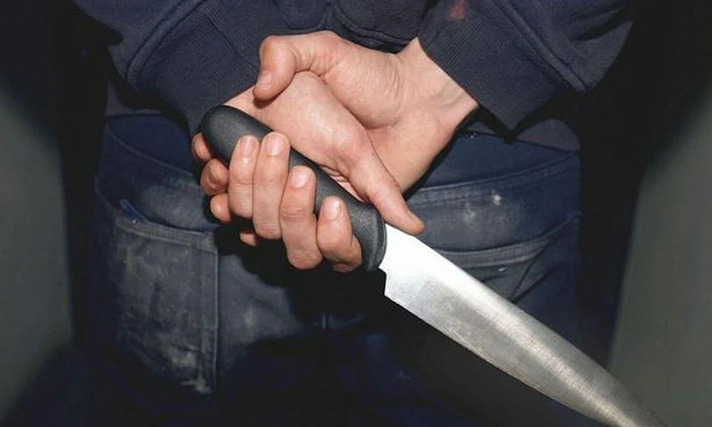 Κρήτη: Σοκ με άγριο καυγά δύο μικρών παιδιών - Έβγαλε μαχαίρι και μια σιδερένια σωλήνα